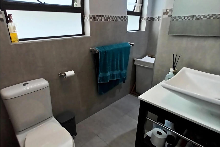 3 Bedroom Property for Sale in Beacon Bay North Eastern Cape